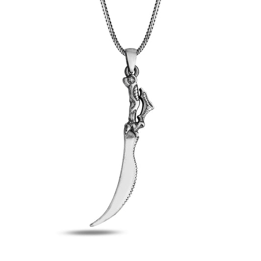 Collar de espada hecho a mano de plata