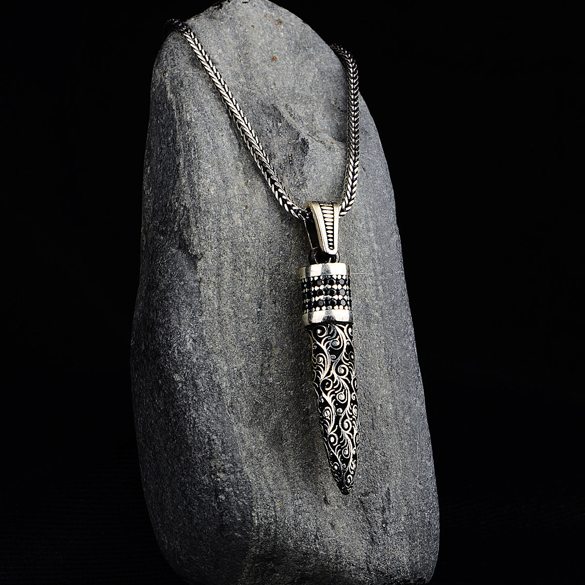 Silberne handgefertigte Bullet-Halskette