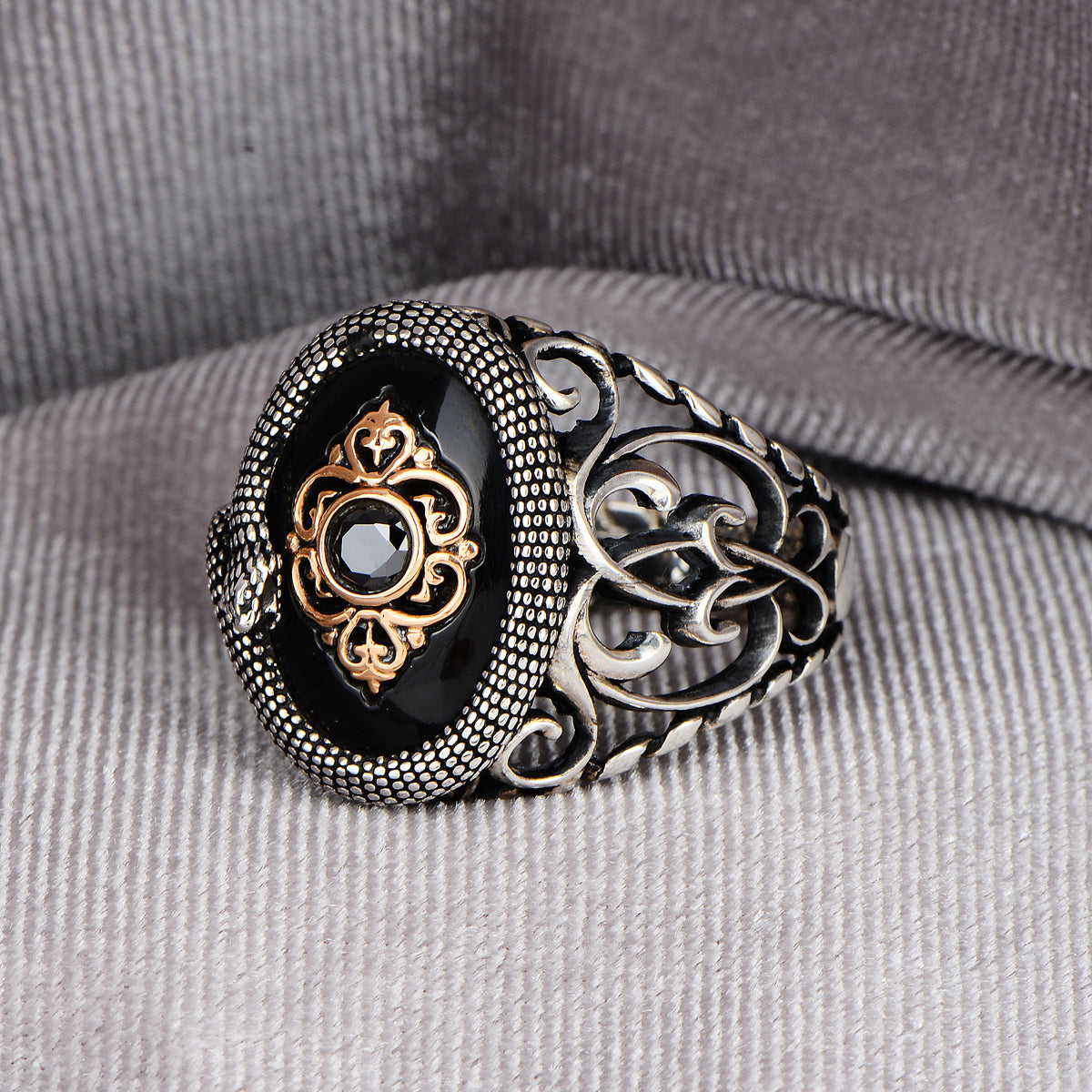 Anillo de plata con piedra de ónix estilo serpiente