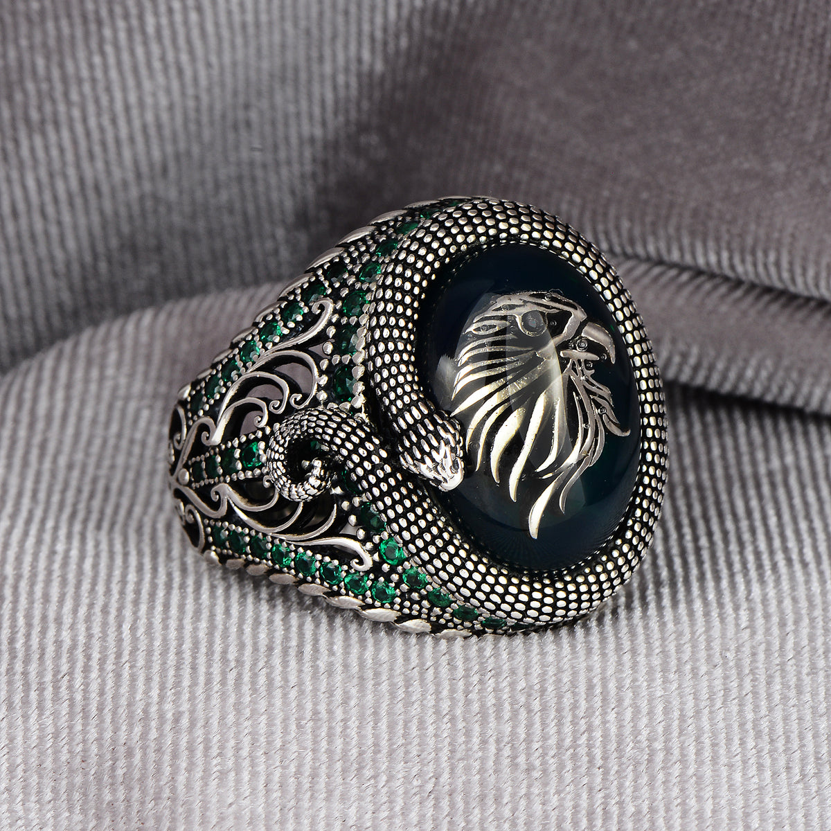 Silver Green Emerald Stone Eagle Model Ring