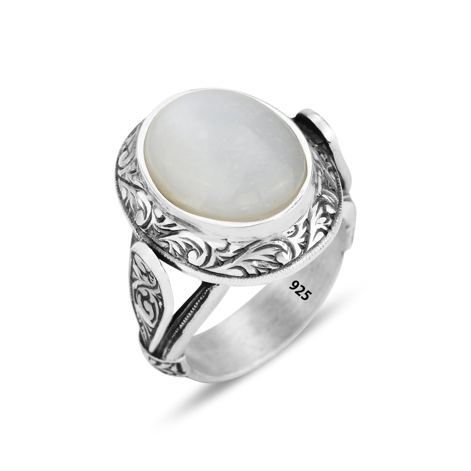 Anillo de plata hecho a mano con piedra lunar natural grabada