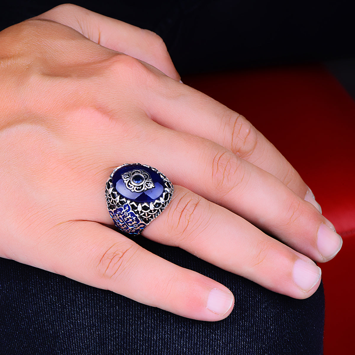 Silberner handgefertigter Ring aus Saphirstein im osmanischen Stil