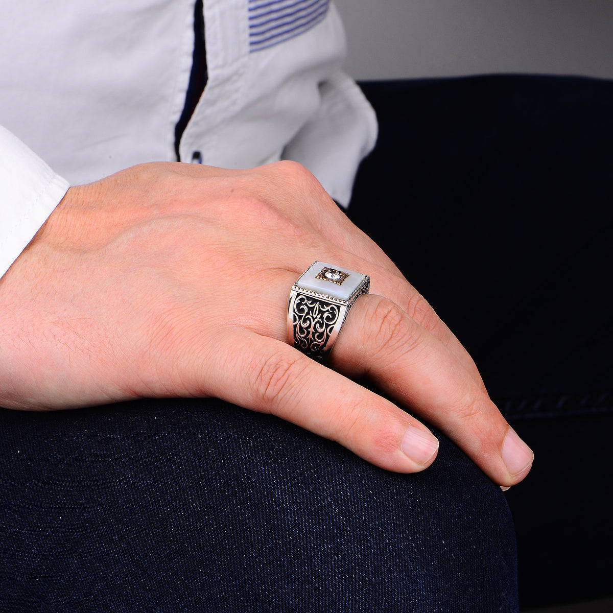 Anillo hecho a mano con piedras preciosas de nácar cuadrado para hombre de plata de 925 quilates