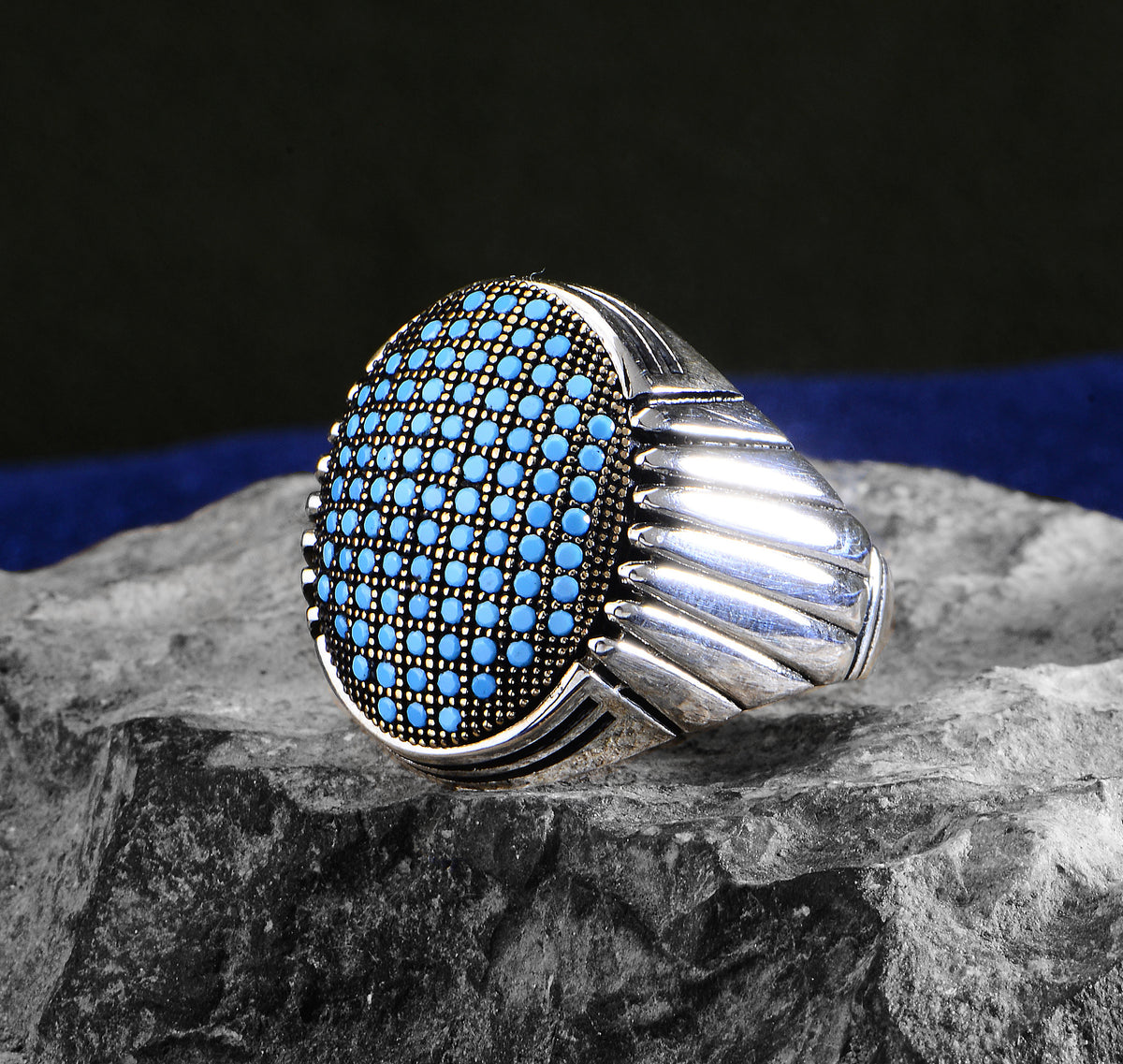 Anillo de plata con piedra microturquesa hecho a mano para hombre
