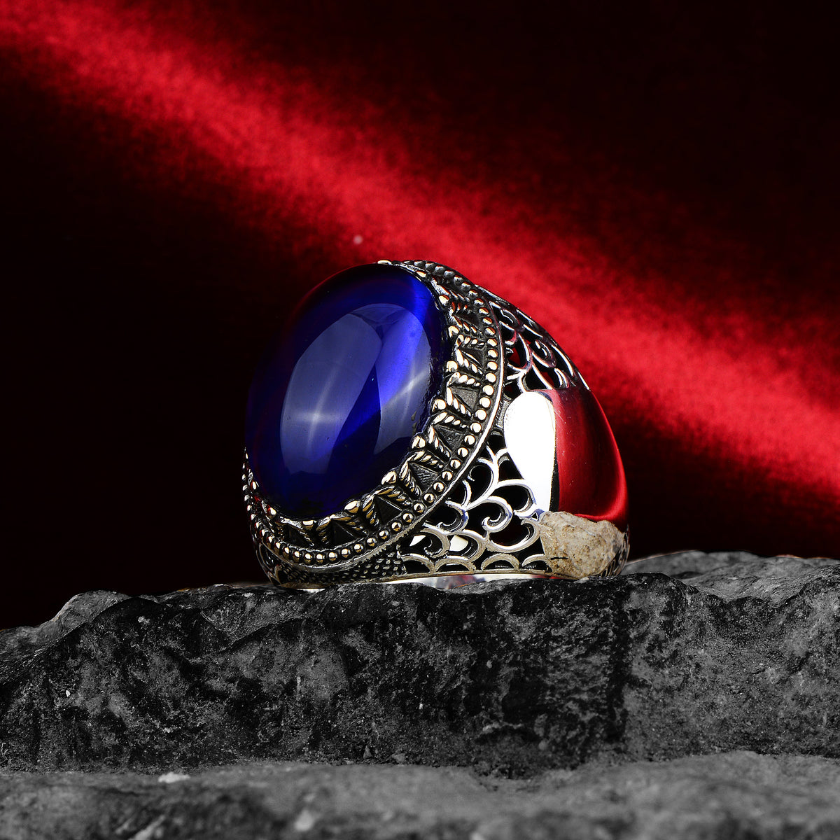 Silberner handgefertigter Saphirsteinring