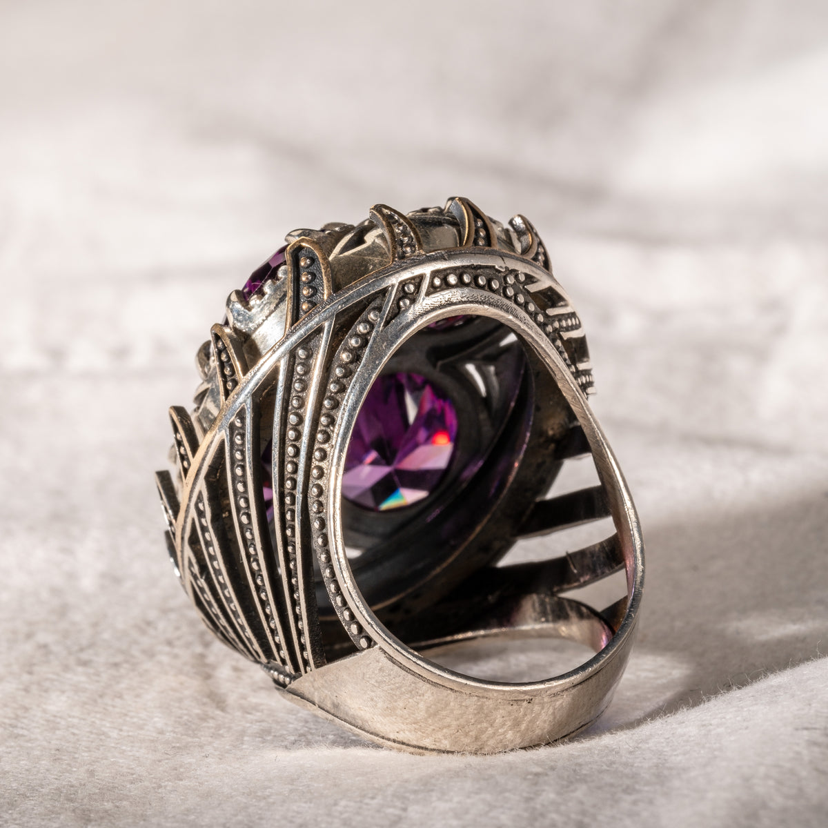 Herrenring aus Silber, handgefertigt, großer Amethyst-Edelstein