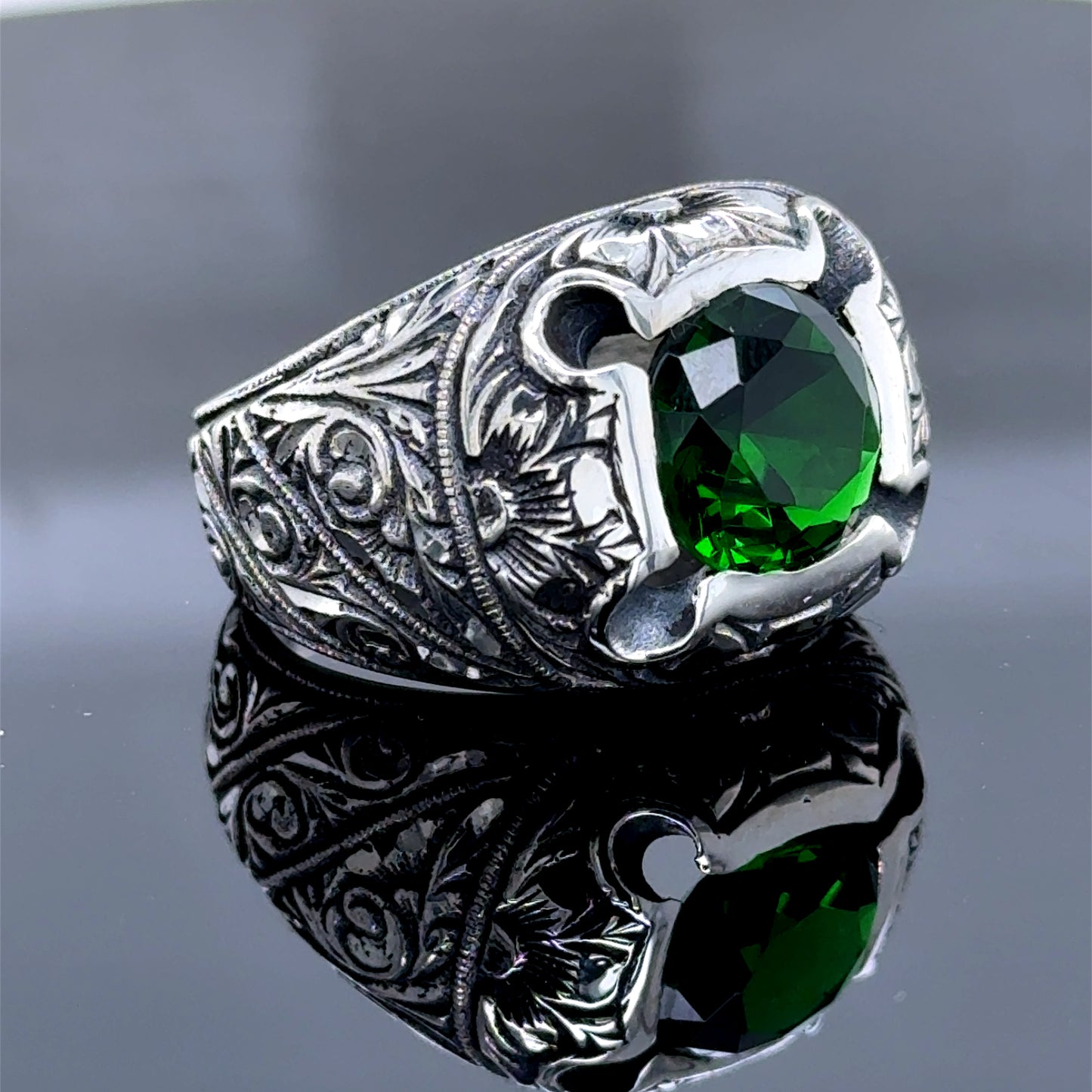 Men Silver Handmade Green Emerald Gemstone Hand-Engraved Ring