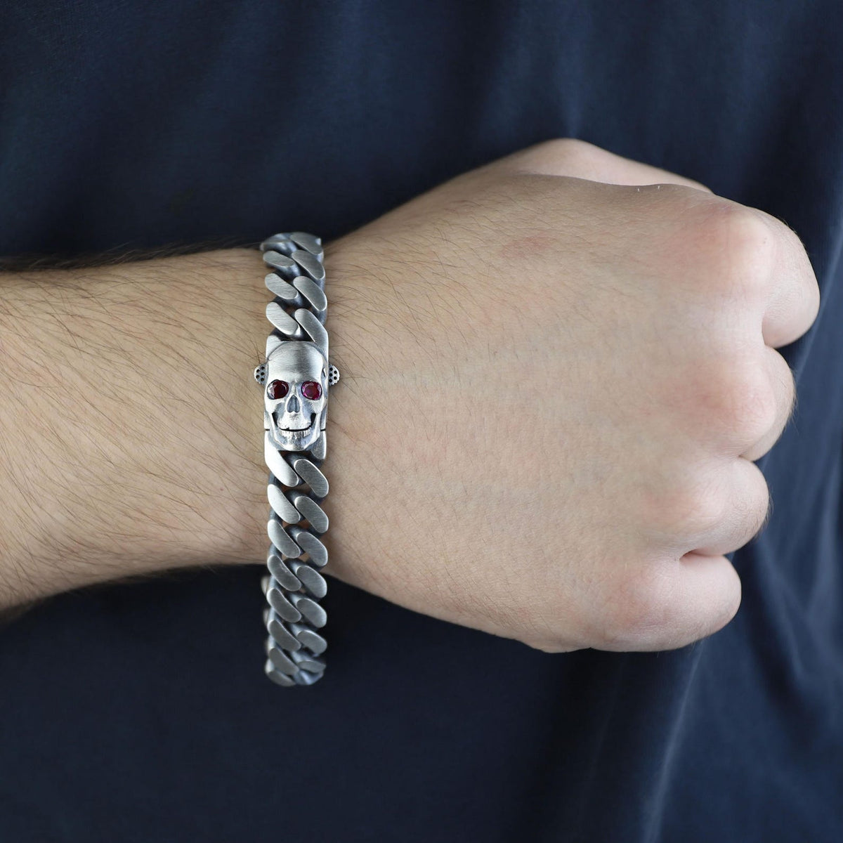 925 Sterling Silver 10MM Skull Ruby Eyes Skull Head Curb Chain
