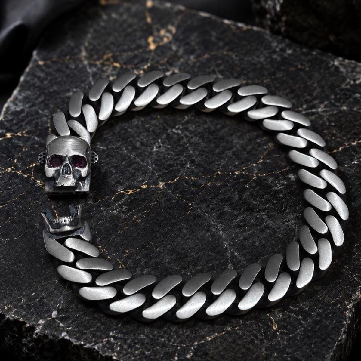 925 Sterling Silver 10MM Skull Ruby Eyes Skull Head Curb Chain