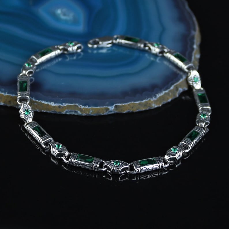 925 Silver Emerald Stone Engraved Link Chain Bracelet