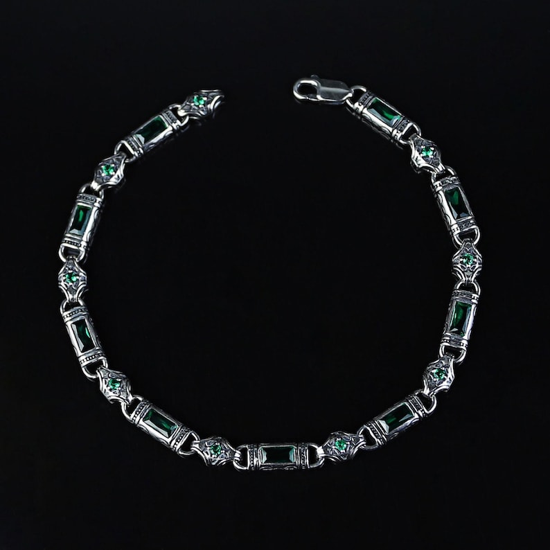 925 Silver Emerald Stone Engraved Link Chain Bracelet