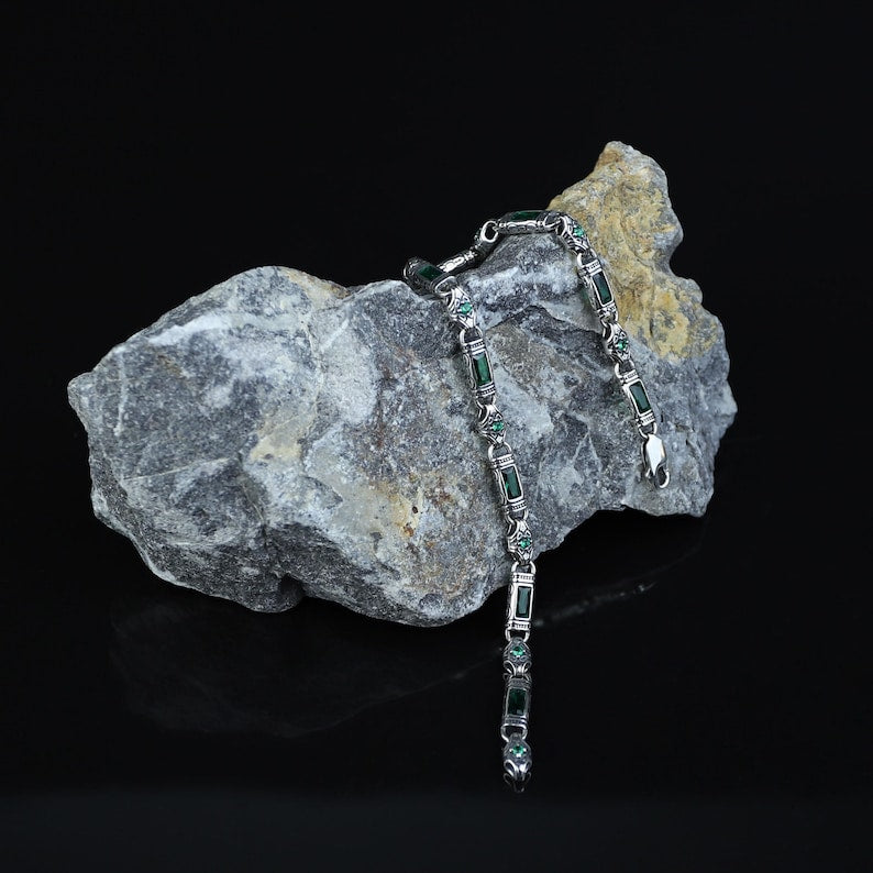 925 Silver Emerald Stone Engraved Link Chain Bracelet