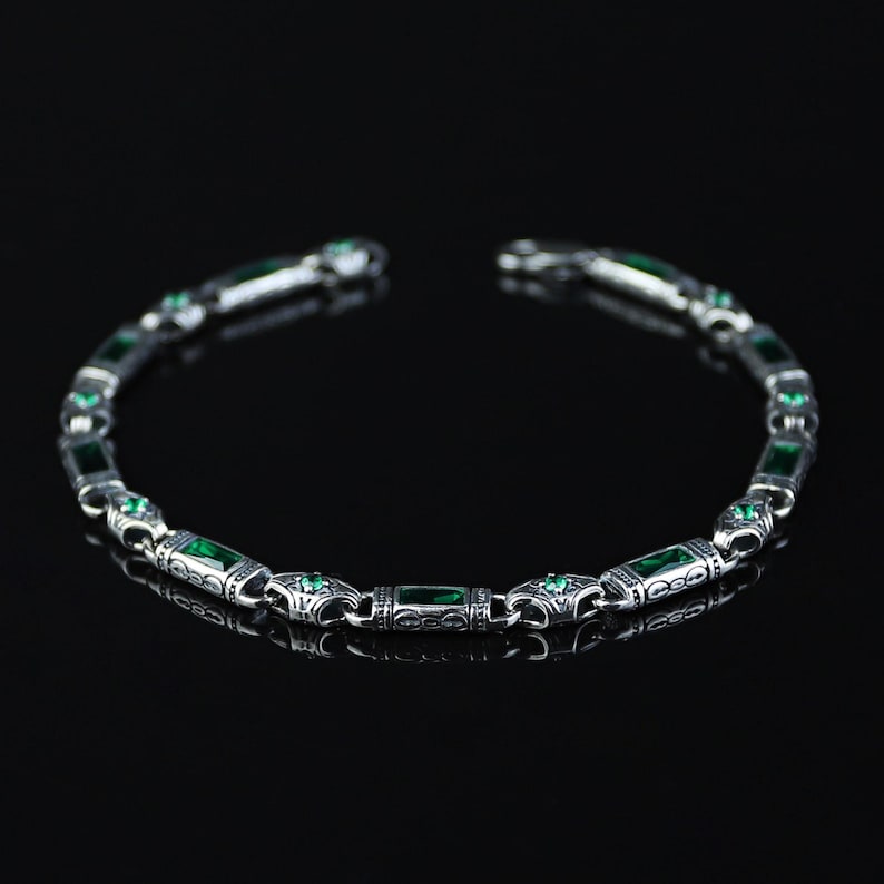 925 Silver Emerald Stone Engraved Link Chain Bracelet