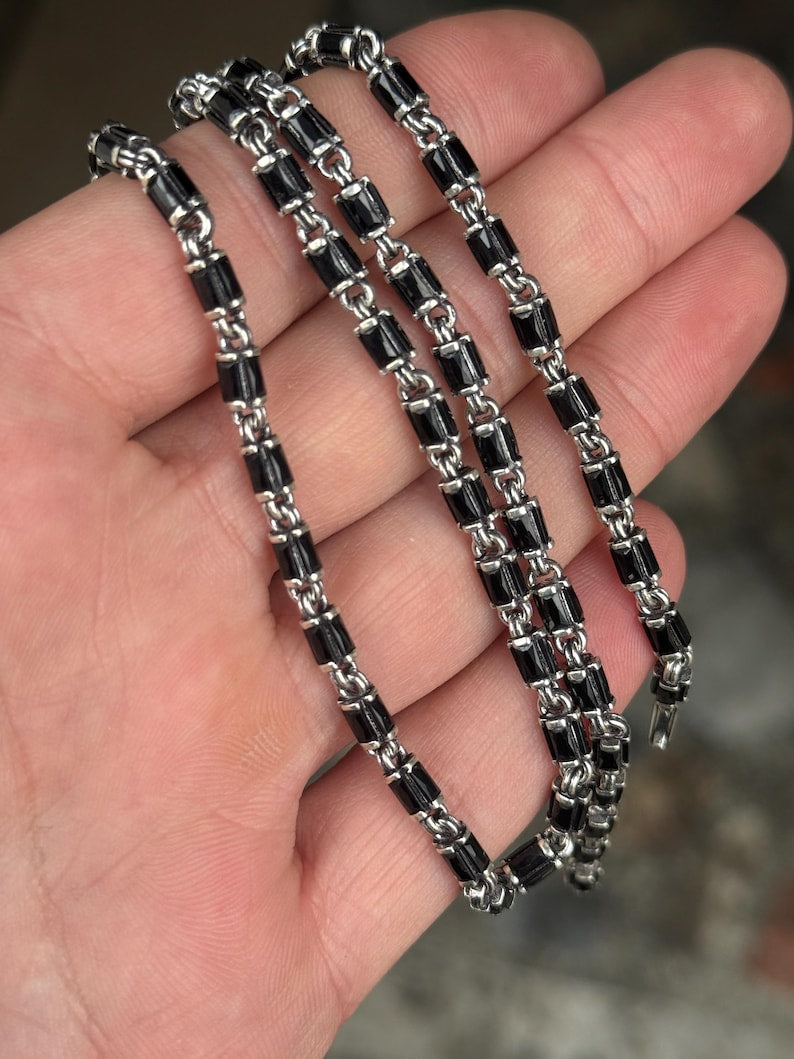 Halskette aus 925er Sterlingsilber mit Onyx-Edelstein