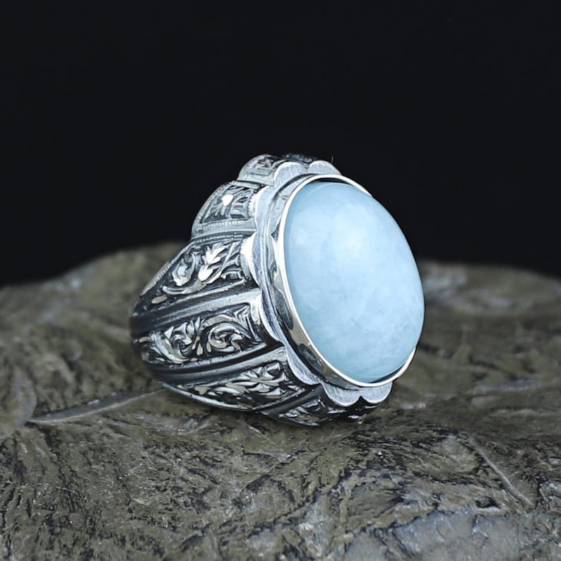 Anillo de plata de ley 925 hecho a mano para hombre con piedra aguamarina natural.