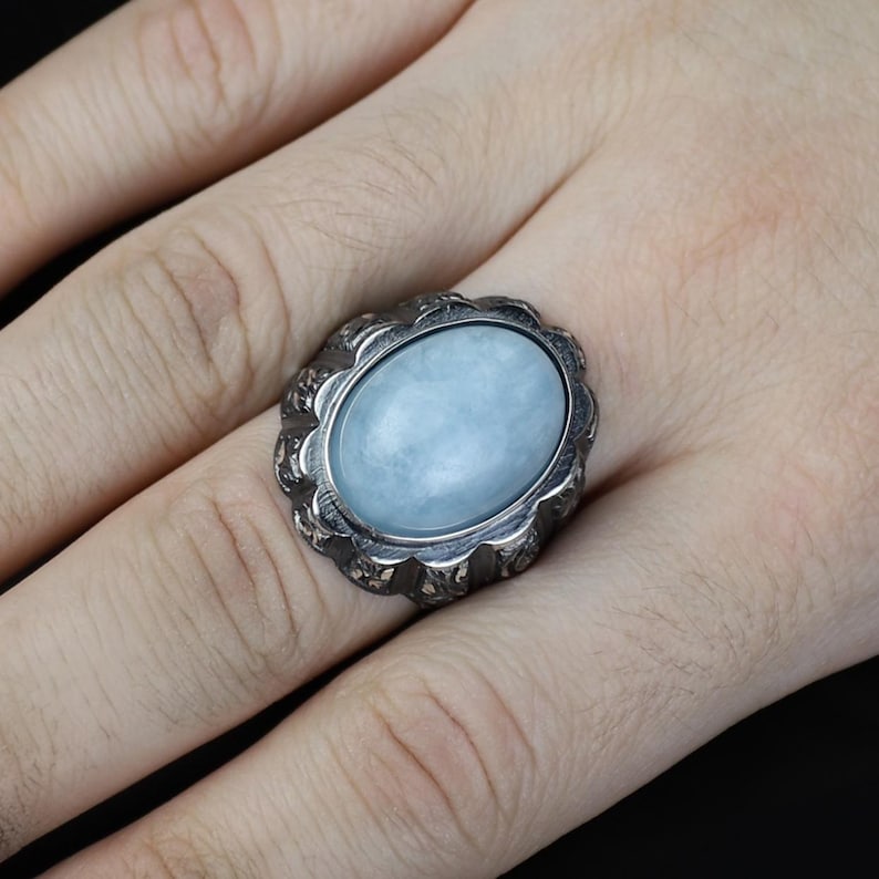 Anillo de plata de ley 925 hecho a mano para hombre con piedra aguamarina natural.
