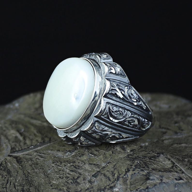 925 Silver Mother Of Pearl Signet Engraved Pearl Ring