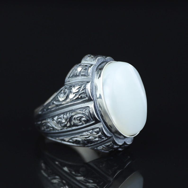 925 Silver Mother Of Pearl Signet Engraved Pearl Ring