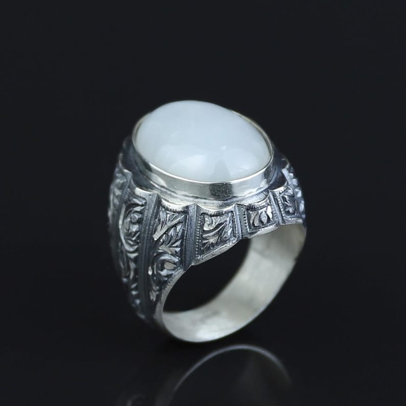 Anillo turco para hombre hecho a mano de plata de ley 925 con piedra lunar arcoíris natural.