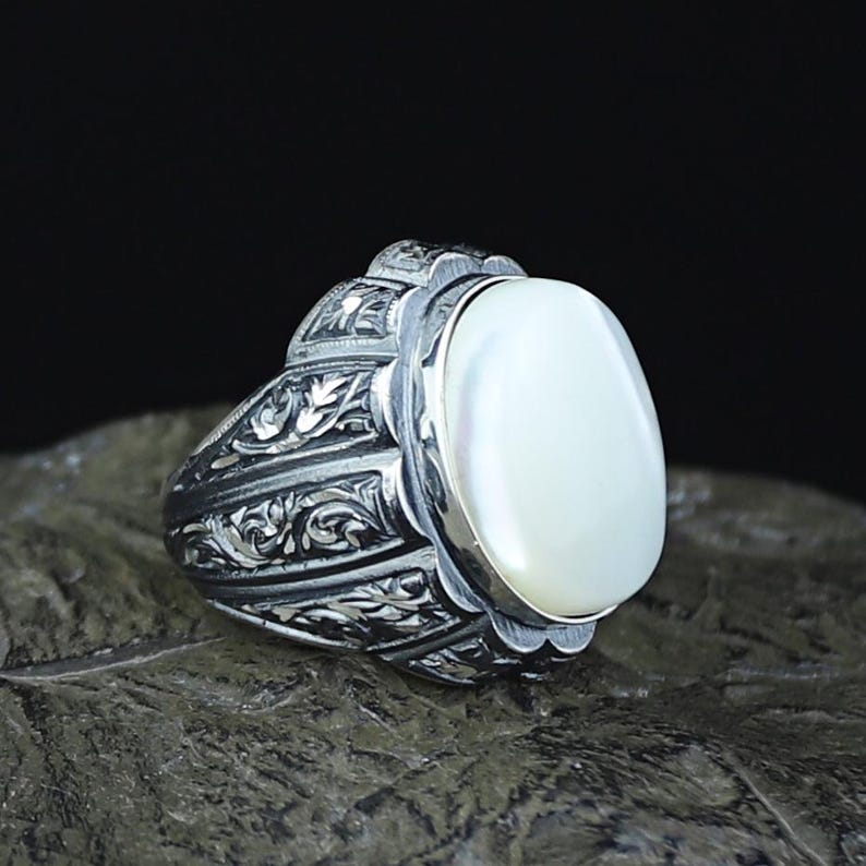 925 Silver Mother Of Pearl Signet Engraved Pearl Ring