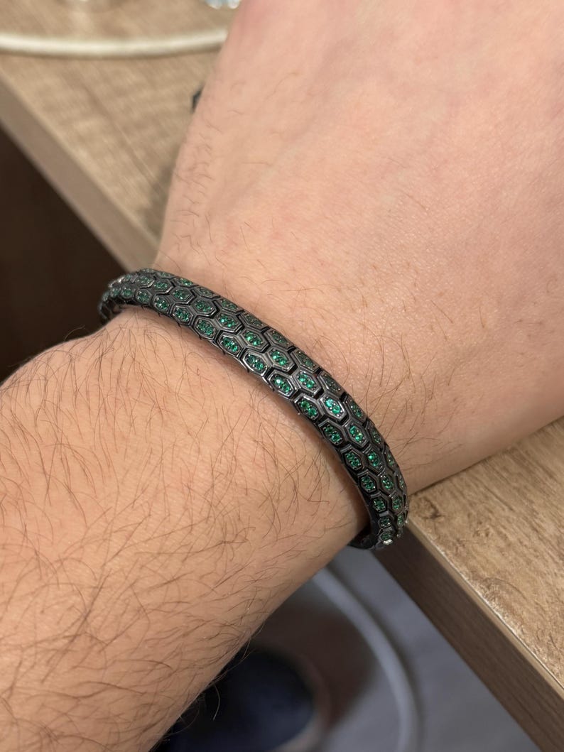 925 Sterling Silver Emerald Stone Python Snake Chain Luxury Bracelet