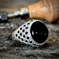Handgemachter Ring aus rundem Onyxstein für Männer mit Mikro-Onyxstein